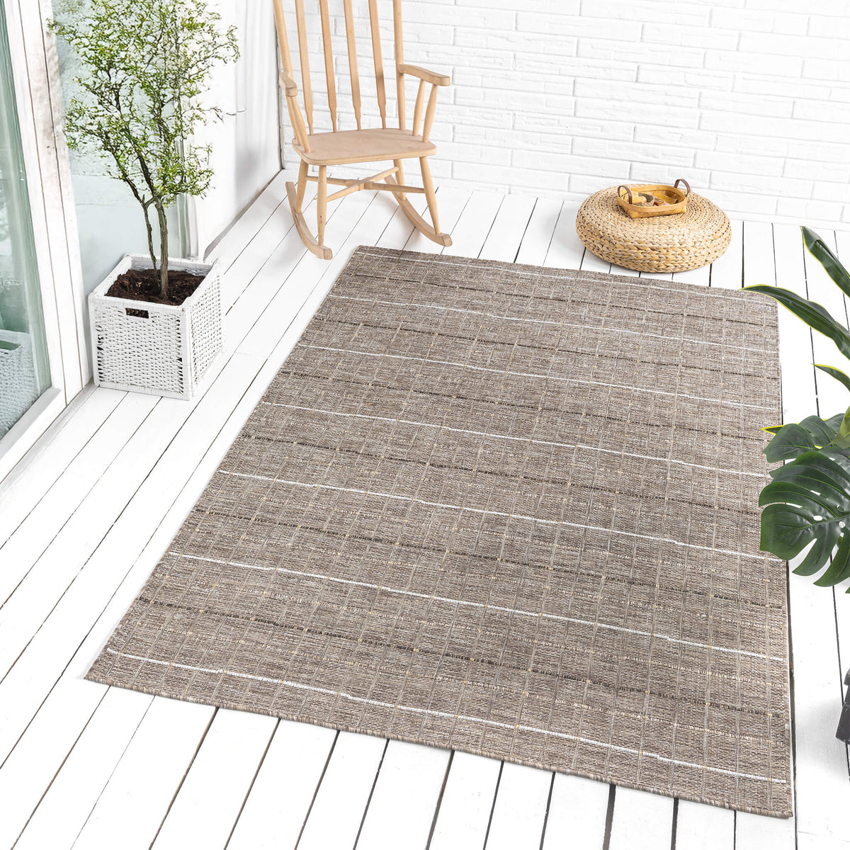 Le Canvas Park Natural — styled on a covered deck