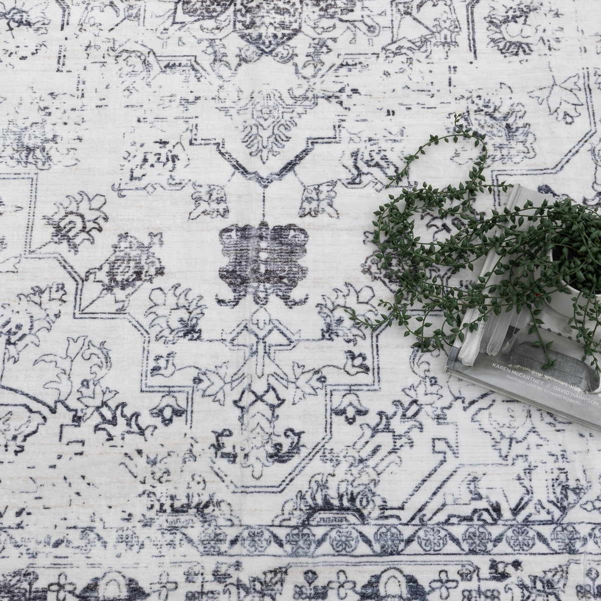 Le Canvas Selah Blue — corner detail