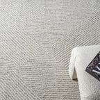 Le Canvas Willa Sand — corner detail