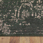 Le Canvas Hadley Green — corner detail