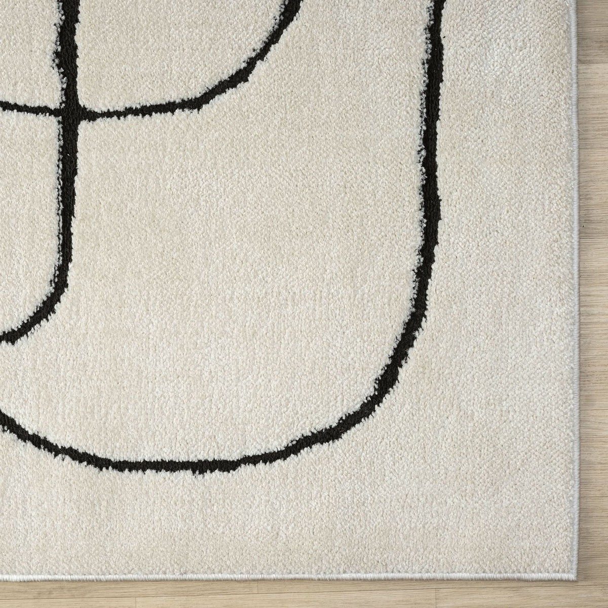 Le Canvas Admire Ivory — corner detail