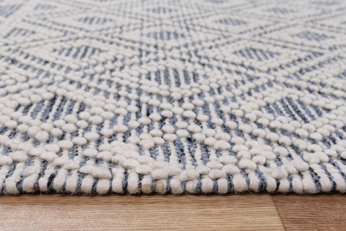 Lumina Grey Ivory — DETAIL