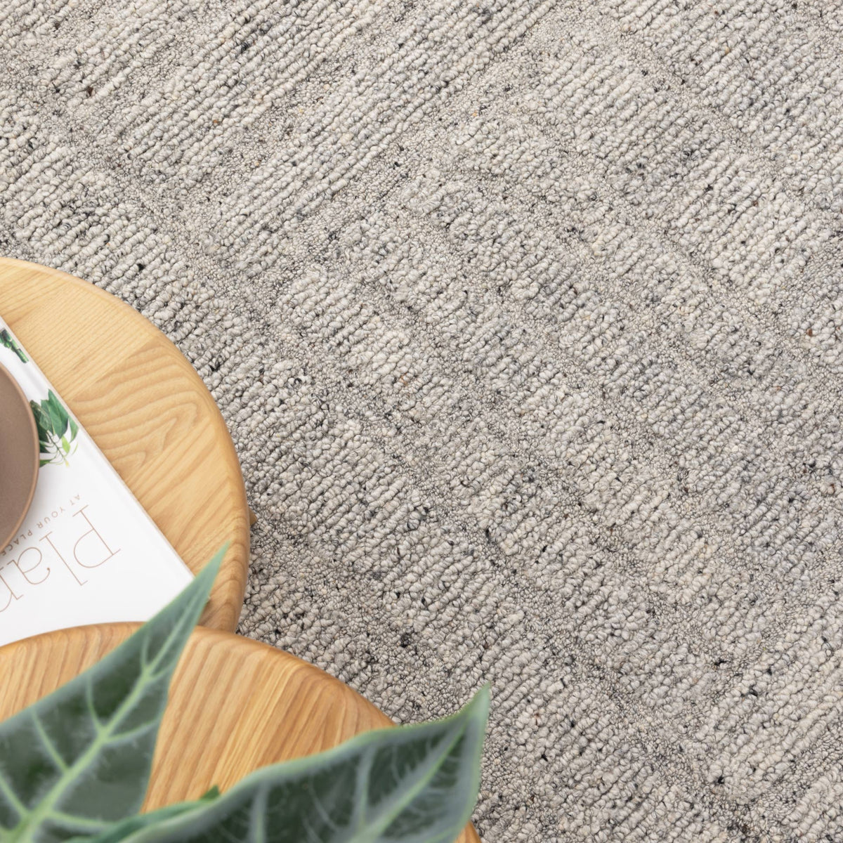 Le Canvas Arden — Grey rug, pile texture
