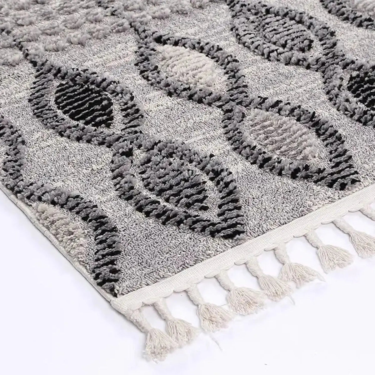 DETAIL | Zellige-Grey-Patterned-Rug-decorugonline-1677870148_15f8c4e5-a37d-4370-a934-59bf16684ccd.jpg