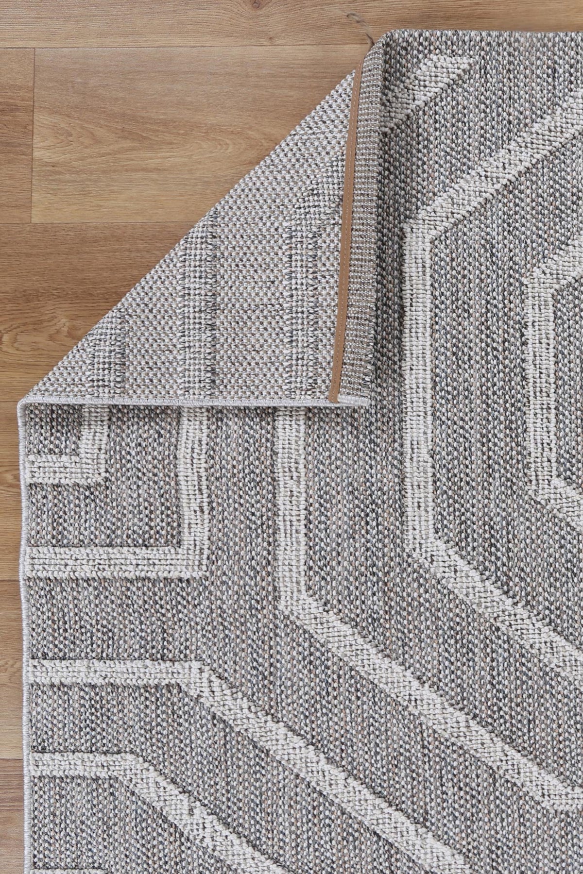 Le Canvas Linden — Grey rug, in-room view 2