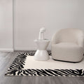 Noor Black White — detail