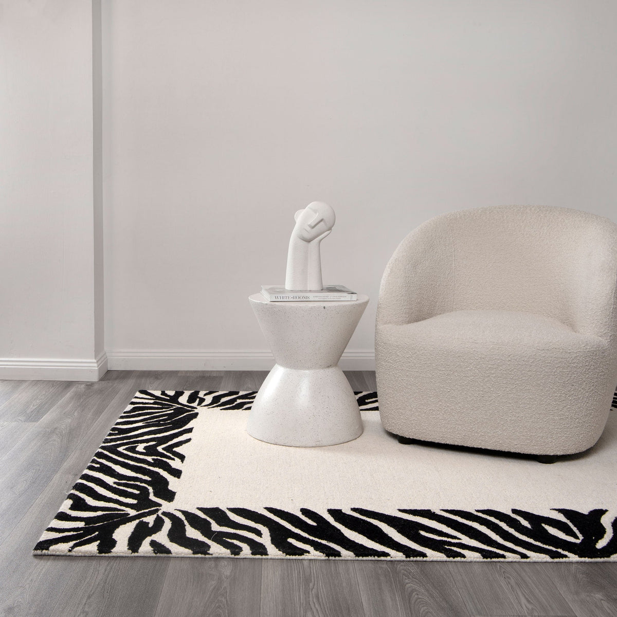 Noor Black White — detail