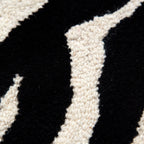 Noor Black White — detail