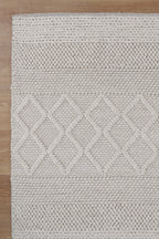 Bella Ivory — DETAIL