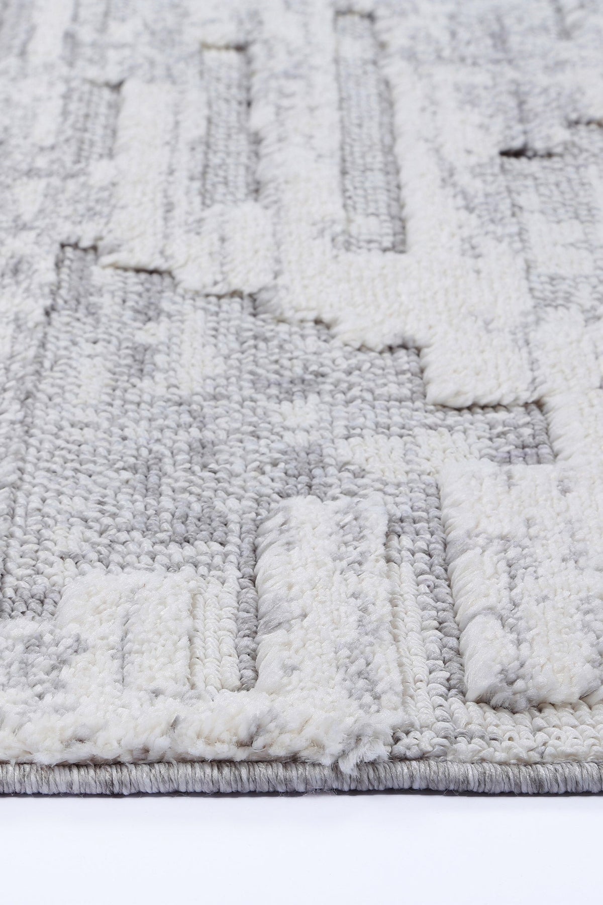Supporting gallery image — exact source recovery (slot08_bilbao-ishka-grey-rug_03.jpg)