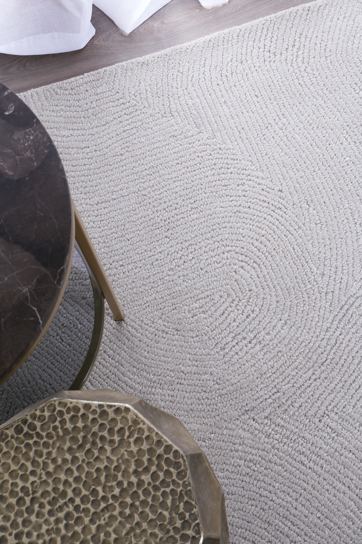 Loran Platinum | PDP_HERO | rhumm:lth:84a48e59c022:image:2